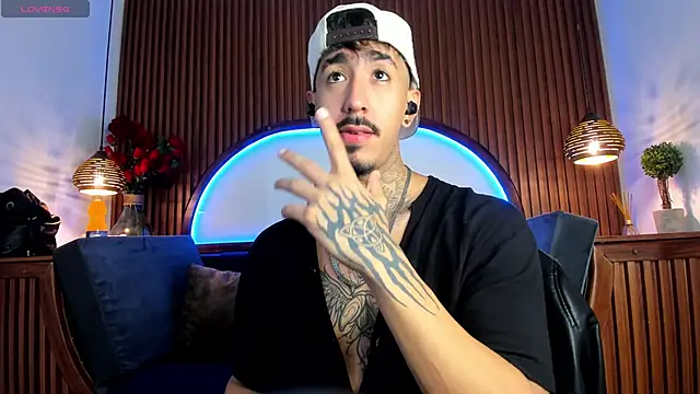 Donovan Desmond online show from November 15, 9:08 pm