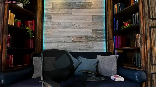 Donovan Desmond online show from April 14, 7:41 pm