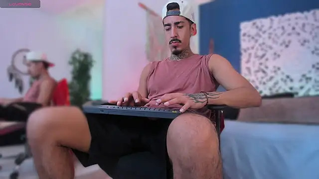 Donovan Desmond online show from February 4, 4:29 am