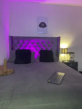 Snapshot of sofii_escobar chatting on October 1, 3:33 am sofii escobar online show from October 1, 3:33 am