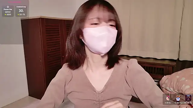Azusa DoMybest online show from March 4, 1:41 pm
