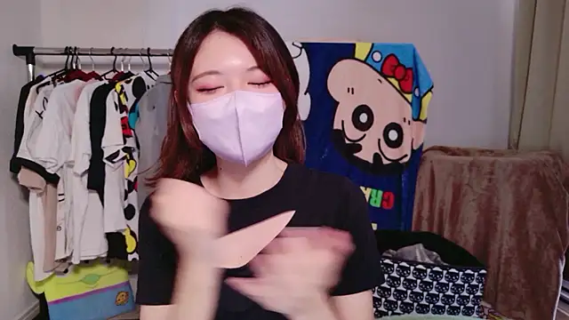 Azusa DoMybest online show from April 24, 5:42 am