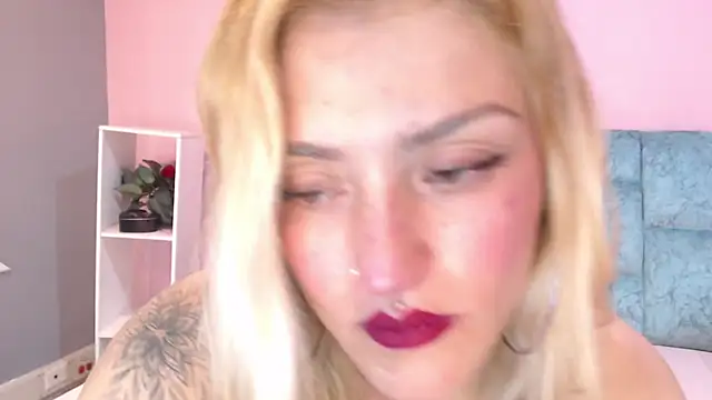 Camila Russoo online show from November 15, 8:24 pm