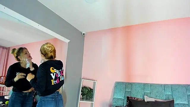 Camila Russoo online show from January 31, 7:12 pm