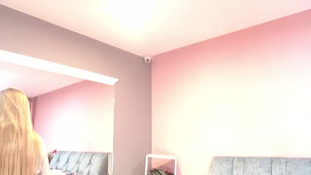 Camila Russoo online show from January 15, 7:39 pm