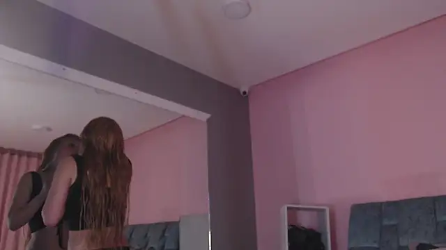 Camila Russoo online show from November 29, 7:36 pm