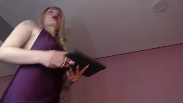 Camila Russoo online show from November 25, 7:47 pm