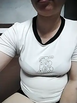 Mie rose online show from April 12, 1:58 pm