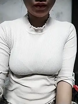 Mie rose online show from December 22, 2:28 pm