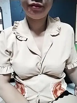 Mie rose online show from October 29, 1:21 pm