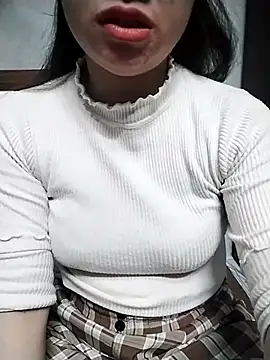 Mie rose online show from November 7, 1:59 pm