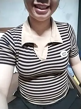 Mie rose online show from April 2, 1:51 pm