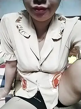 Snapshot of Mie_rose chatting on October 1, 2:43 pm Mie rose online show from October 1, 2:43 pm