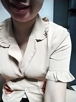 Mie rose online show from March 22, 1:12 pm