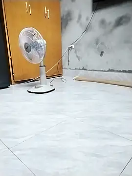 Mie rose online show from April 18, 1:30 am