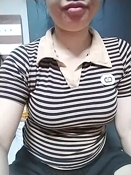 Mie rose online show from April 18, 1:35 pm