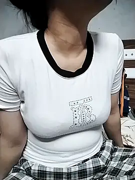 Mie rose online show from November 12, 1:15 pm