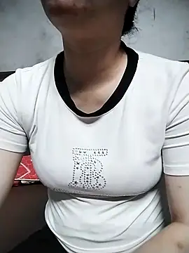 Mie rose online show from March 25, 1:43 pm