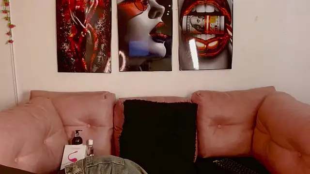 Miahotcs1 online show from March 20, 3:35 pm