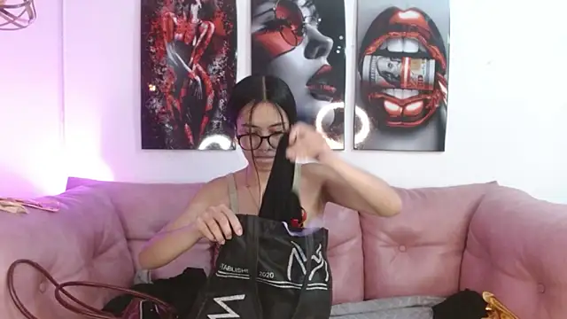 Miahotcs1 online show from December 4, 12:37 pm