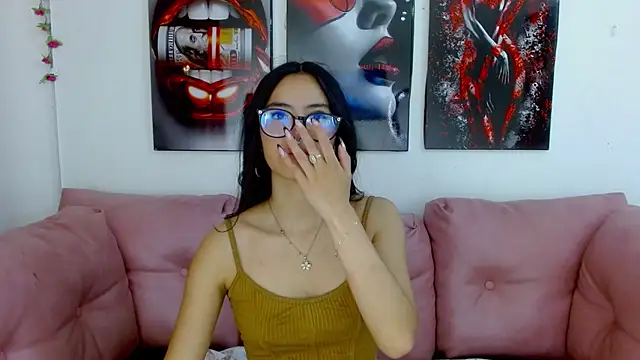 Miahotcs1 online show from April 17, 3:04 pm