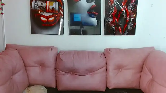 Miahotcs1 online show from April 13, 3:16 pm