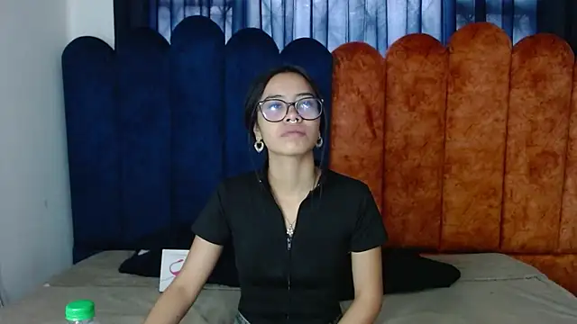 Miahotcs1 online show from March 11, 3:06 pm