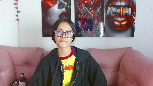 Miahotcs1 online show from March 26, 3:32 pm