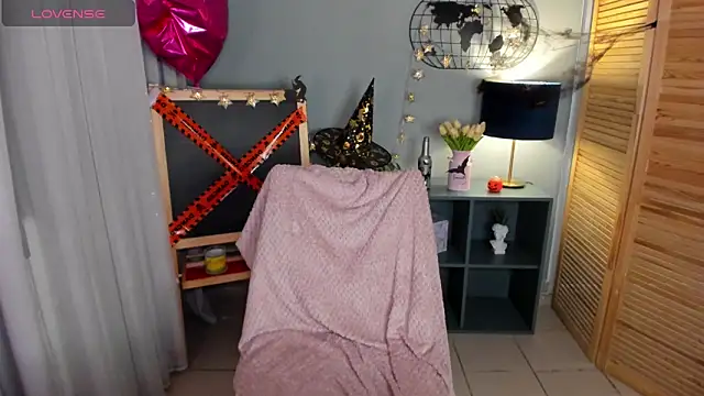 mishapallmer online show from October 21, 1:49 am