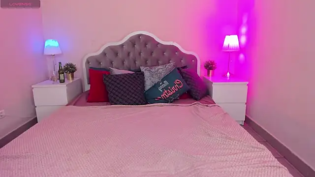 mishapallmer online show from September 23, 2:18 am