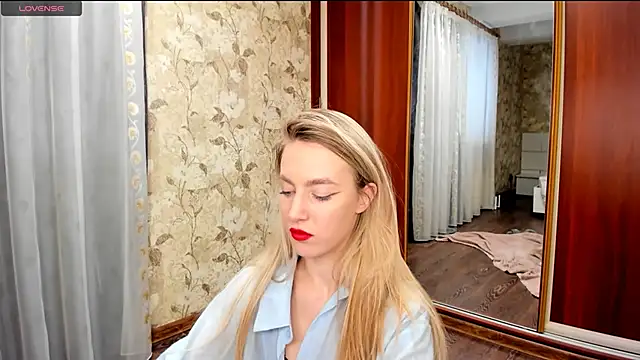 mishapallmer online show from November 29, 9:31 am