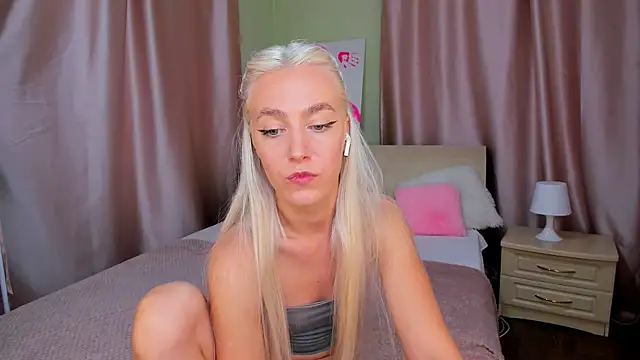 Snapshot of mishapallmer chatting on July 14, 7:42 pm mishapallmer online show from July 14, 7:42 pm