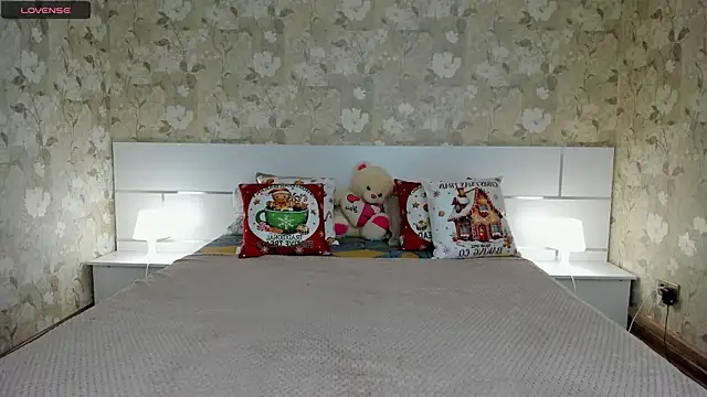 mishapallmer online show from December 15, 6:41 am