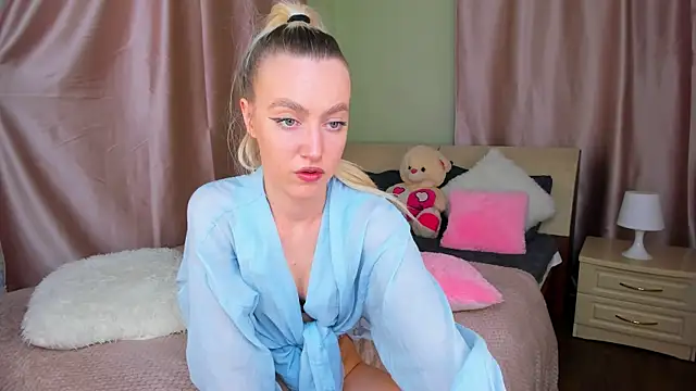 mishapallmer online show from April 30, 8:57 pm