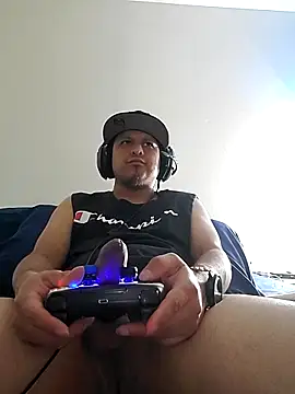 Snapshot of Caramelcumm0093 chatting on December 18, 2:16 am Caramelcumm0093 online show from December 18, 2:16 am