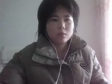 Snapshot of huihui520-- chatting on March 4, 12:51 am huihui520-- online show from March 4, 12:51 am