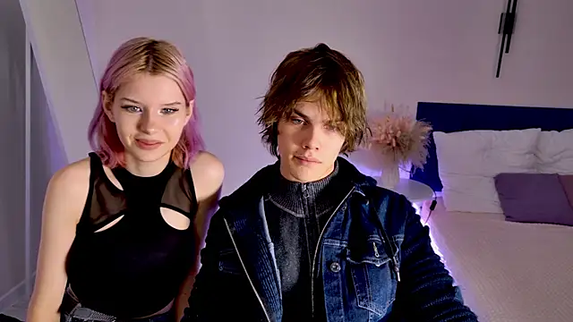 Snapshot of Bonnie_And_C1yde chatting on November 15, 5:06 pm Bonnie And C1yde online show from November 15, 5:06 pm