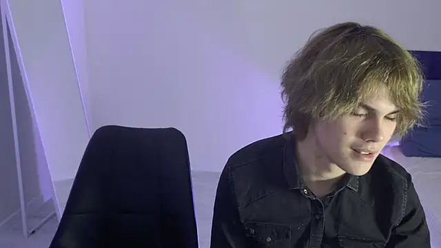 Snapshot of Bonnie_And_C1yde chatting on November 29, 5:24 pm Bonnie And C1yde online show from November 29, 5:24 pm