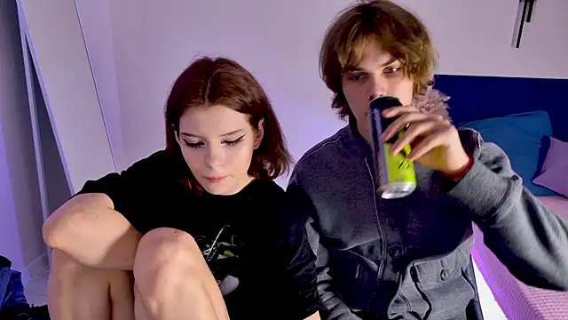 Snapshot of Bonnie_And_C1yde chatting on November 25, 5:02 pm Bonnie And C1yde online show from November 25, 5:02 pm