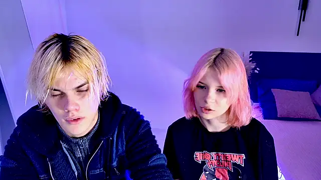 Snapshot of Bonnie_And_C1yde chatting on November 8, 5:16 pm Bonnie And C1yde online show from November 8, 5:16 pm