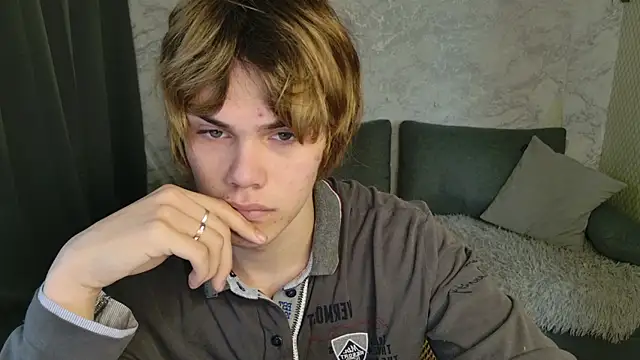 Bonnie And C1yde online show from April 15, 5:13 am