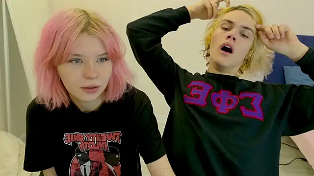 Snapshot of Bonnie_And_C1yde chatting on November 5, 5:05 pm Bonnie And C1yde online show from November 5, 5:05 pm