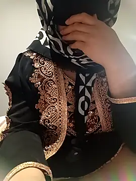 Snapshot of ezgi2545 chatting on February 4, 12:27 am ezgi2545 online show from February 4, 12:27 am