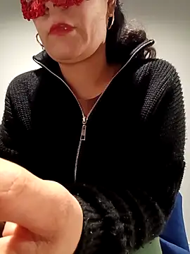 Snapshot of ezgi2545 chatting on February 7, 1:08 pm ezgi2545 online show from February 7, 1:08 pm