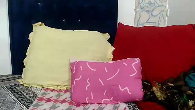 BUNNYCHOWX28 online show from April 4, 1:45 am