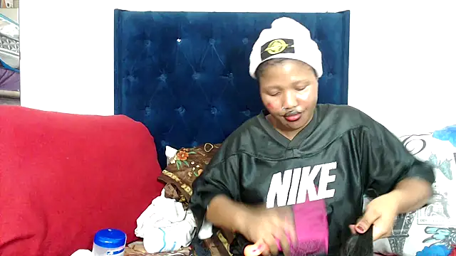 BUNNYCHOWX28 online show from February 1, 7:45 pm