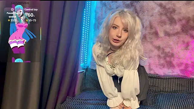 snowy lisa online show from March 15, 4:03 pm