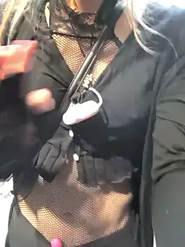 pink-mai online show from November 18, 6:39 am