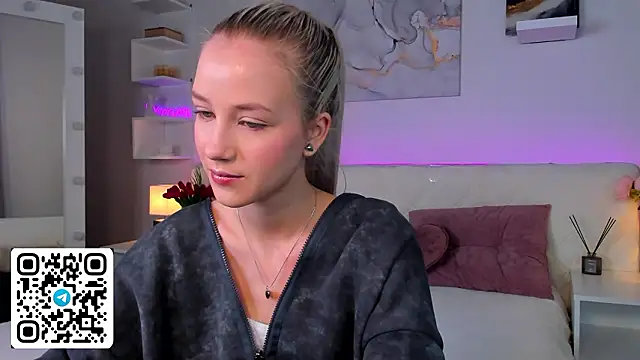 Snapshot of Anellyball chatting on February 16, 9:52 am Anellyball online show from February 16, 9:52 am