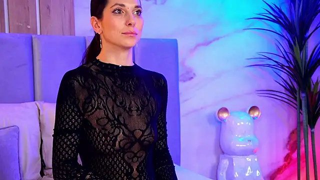 EllyLynn online show from November 29, 9:59 pm